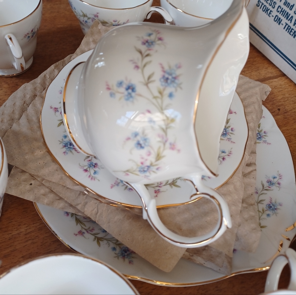 Vintage Duchess Bone China Tea Set Tranquility pattern 21 pc. Set never … - Picture 3 of 8
